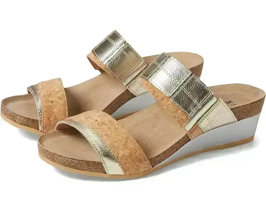 Women's Naot Royalty