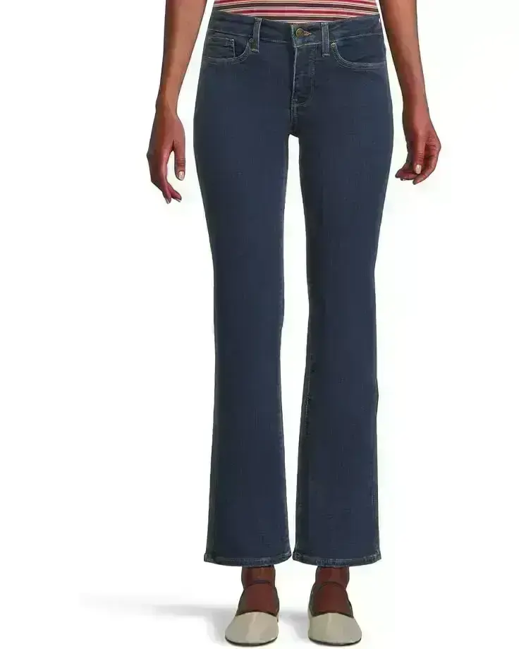 Petite Barbara Bootcut in Quinn