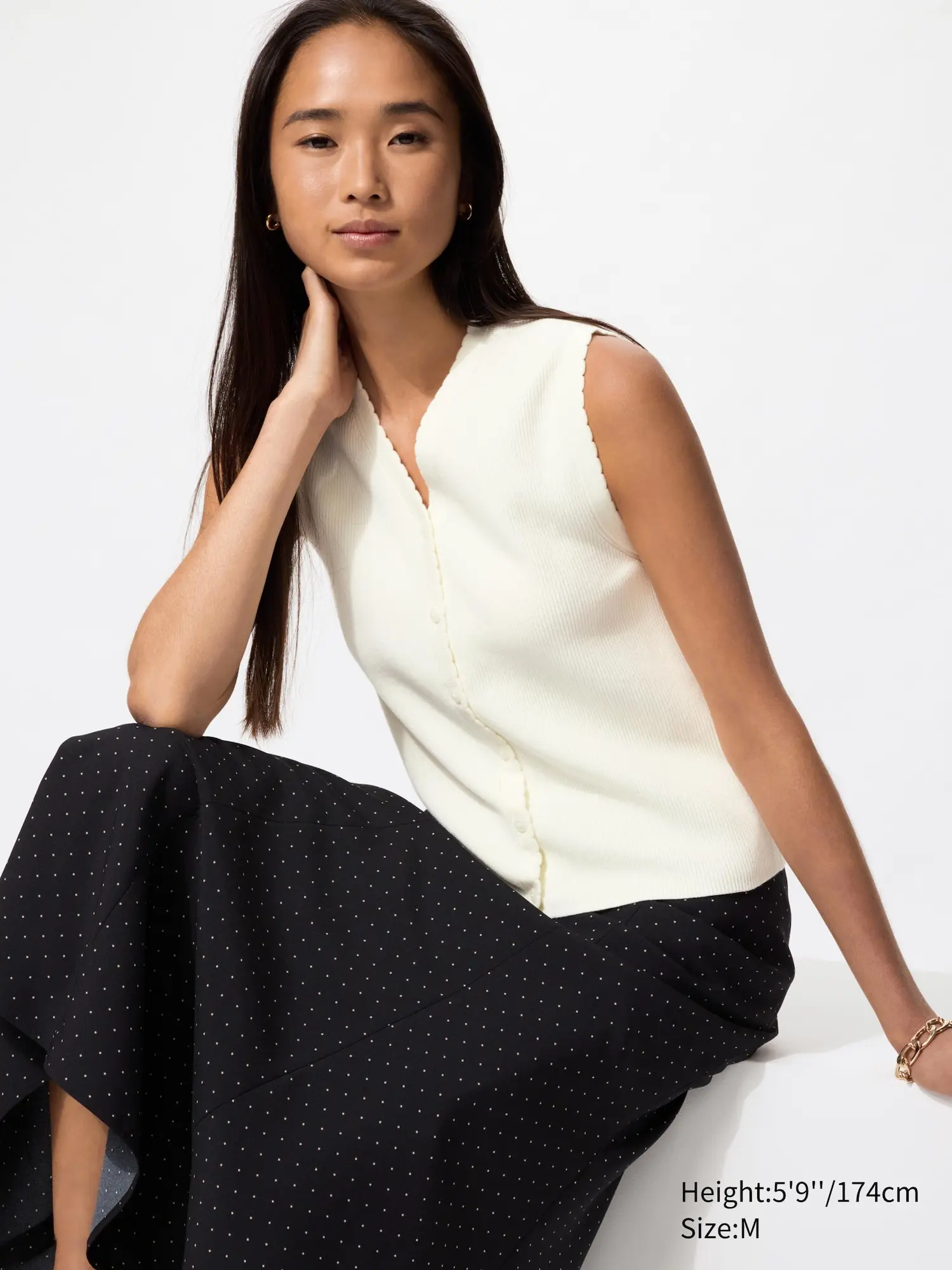 Scalloped V-Neck Sweater | Sleeveless