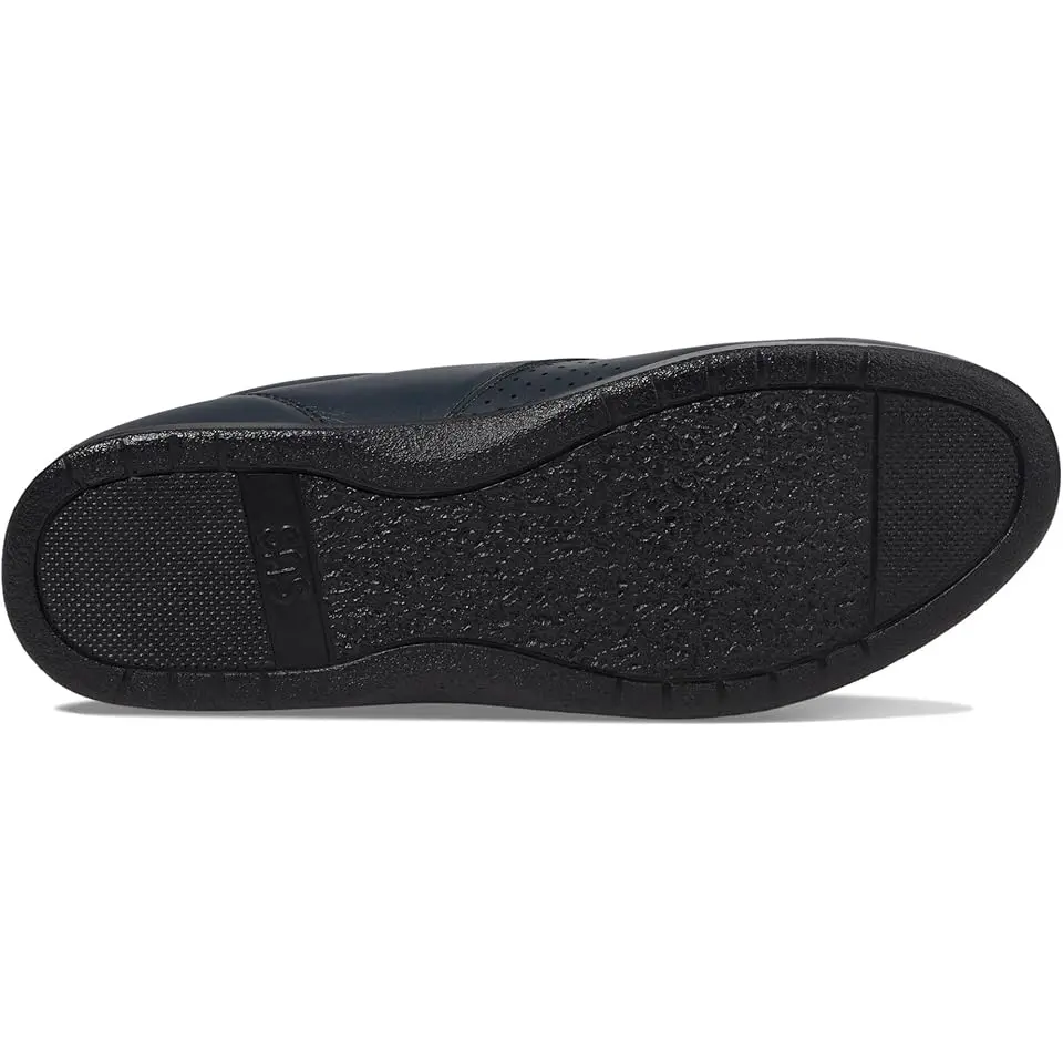 Free Time Comfort Walking Shoe