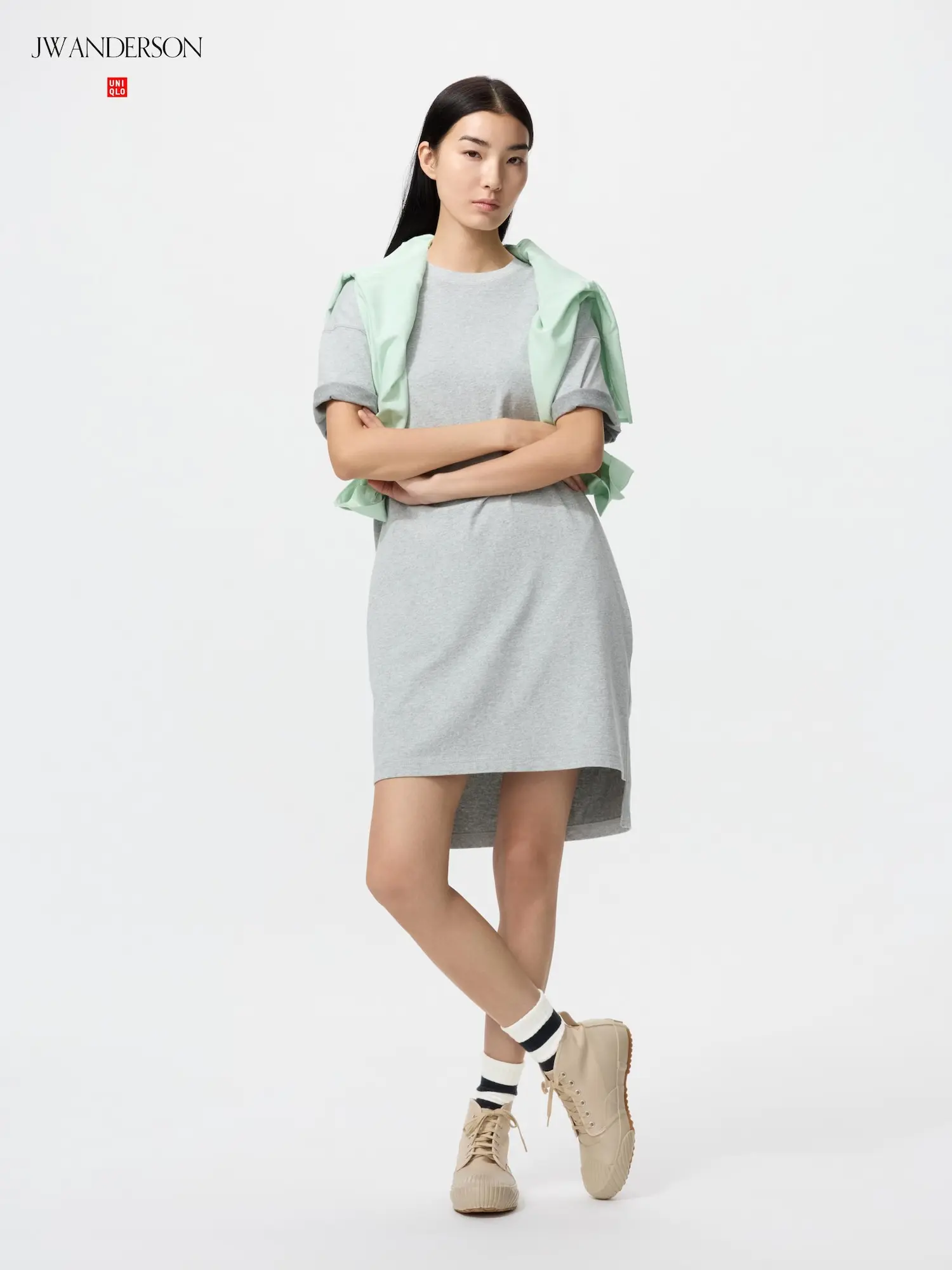 Платье-футболка oversize в двухцветном дизайне (с коротким рукавом)
