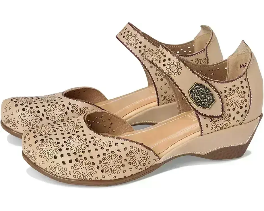 Women's L'Artiste by Spring Step Americana