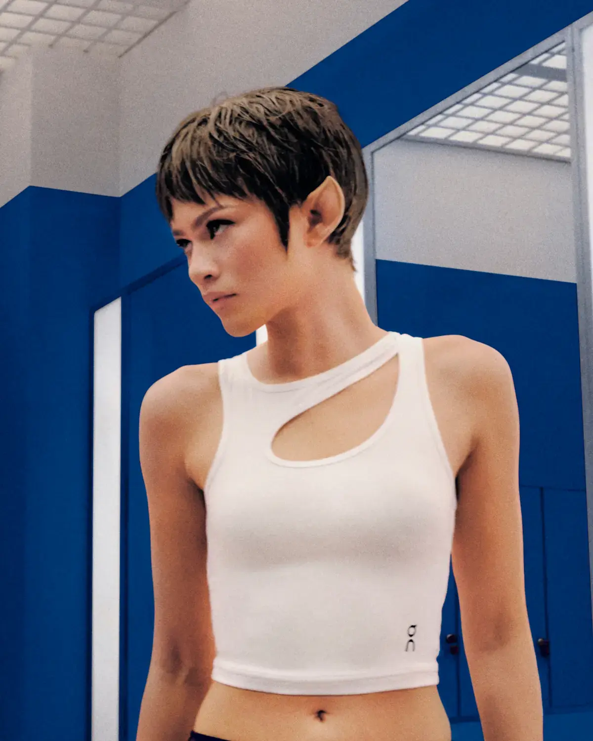 Studio Cut-Out Crop