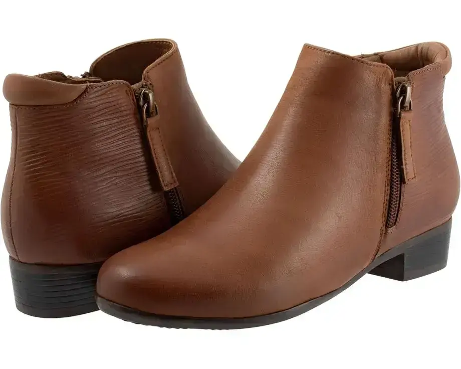 Women's Trotters Major Embossed