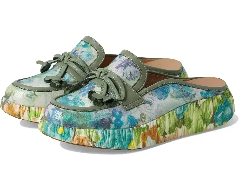 Women's L'Artiste by Spring Step Cuddles