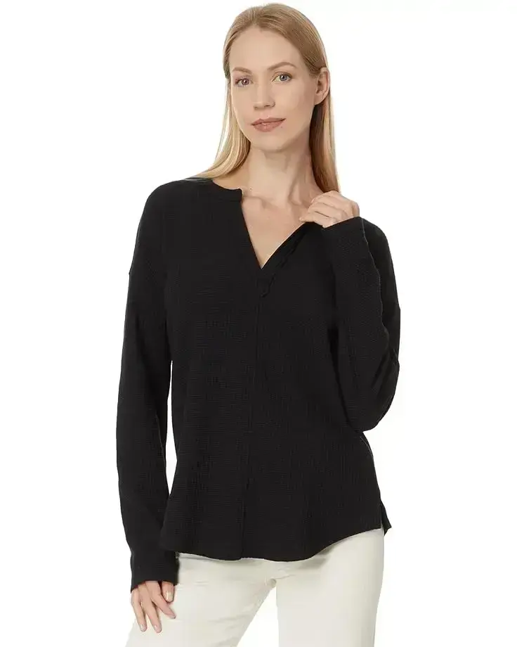 Rounded Hem Split Neck
