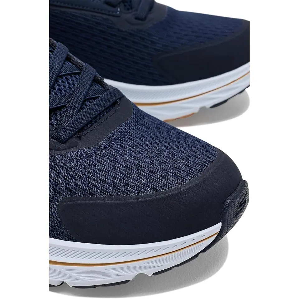 Go Run Consistent 3 Hands-Free Slip-Ins