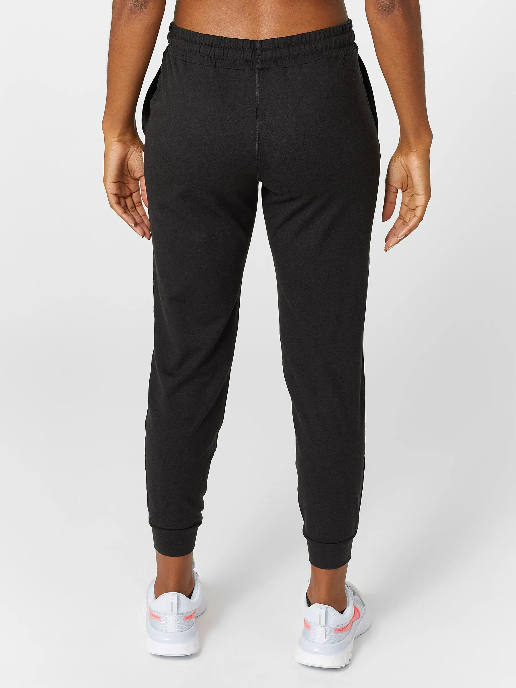 Vuori Women's Performance Jogger Black Heather