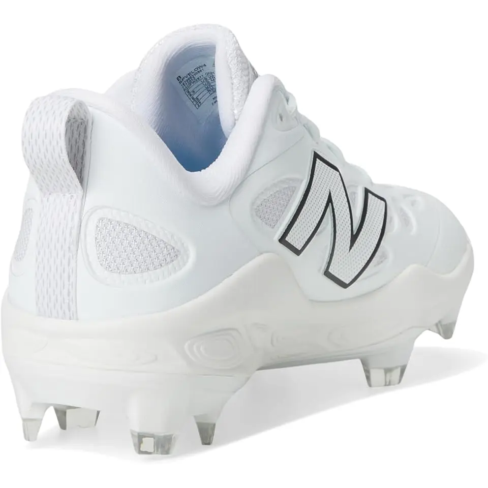 Fresh Foam Velov4 Molded Softball Cleats