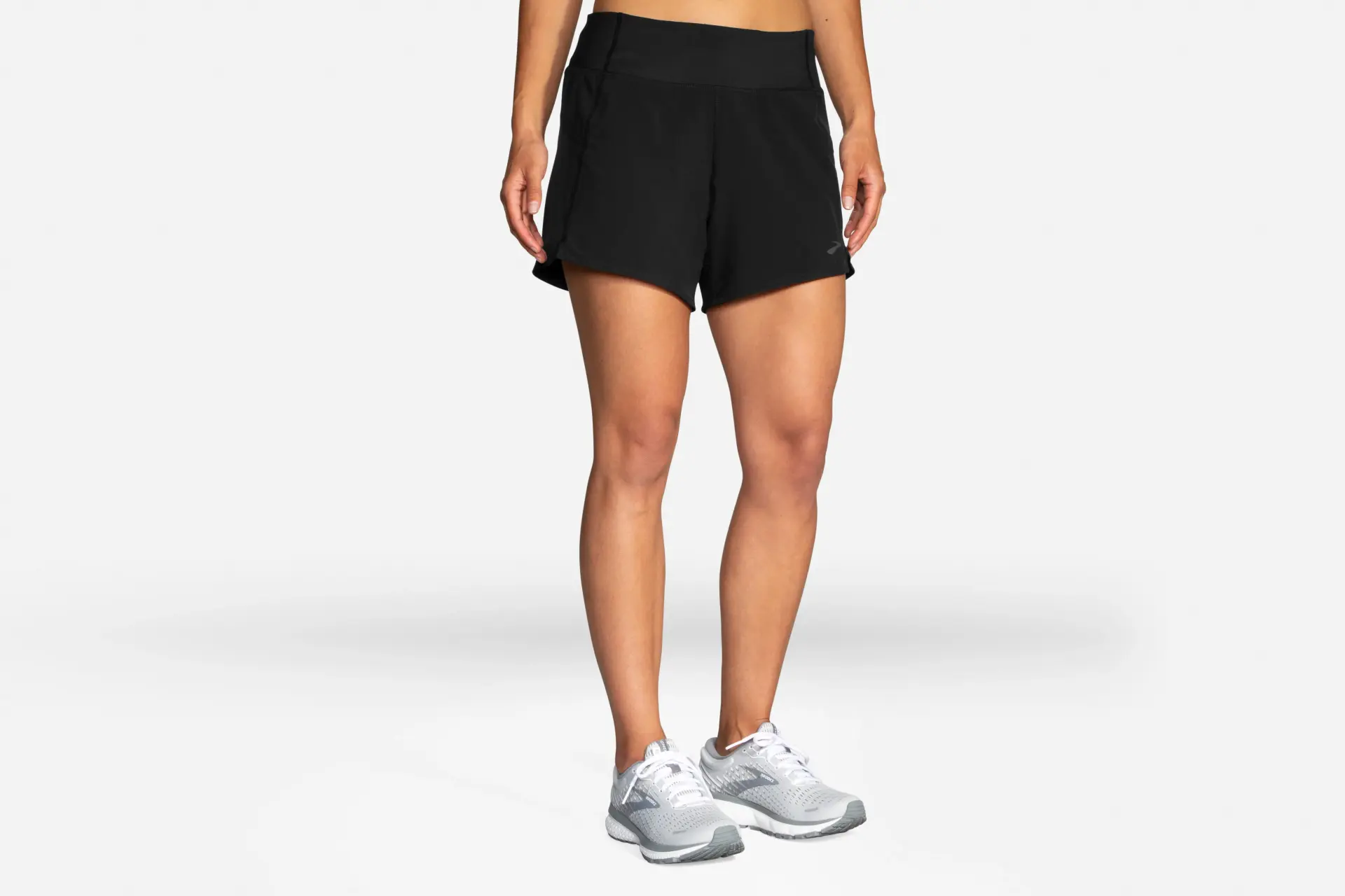 Chaser 5" Short