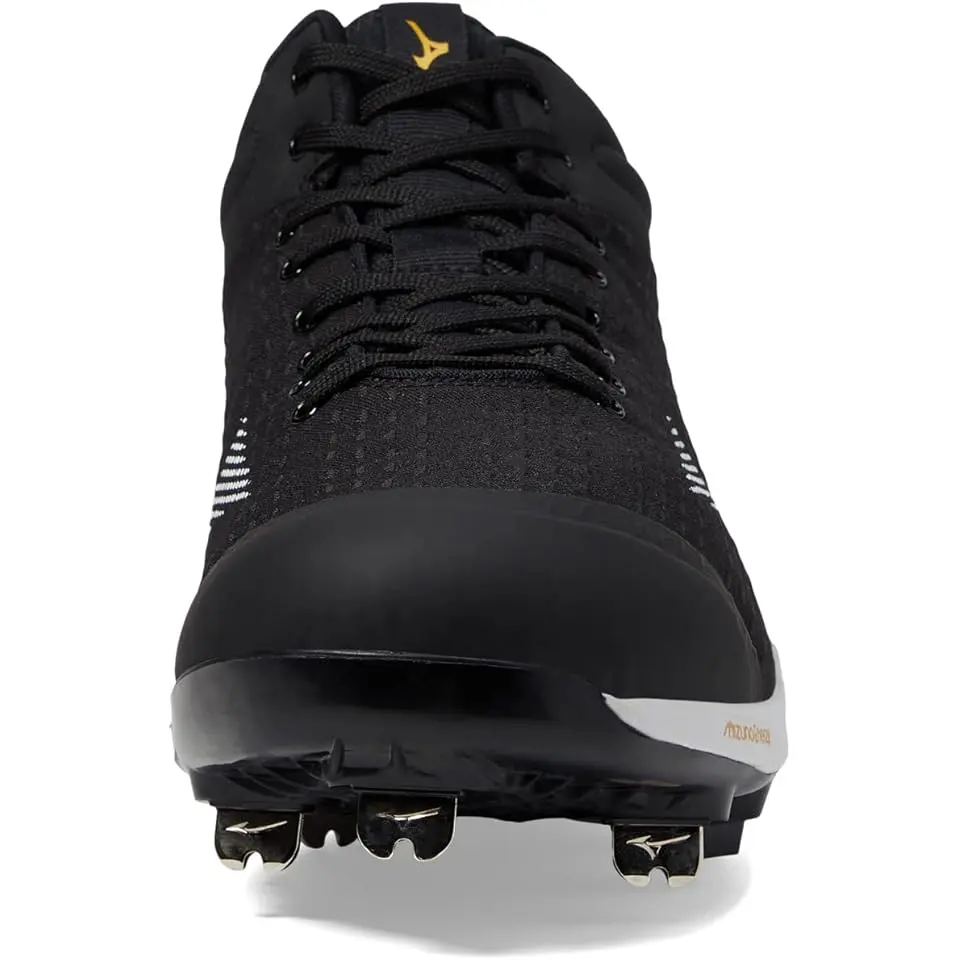 Dominant 4 Mid Baseball Cleats