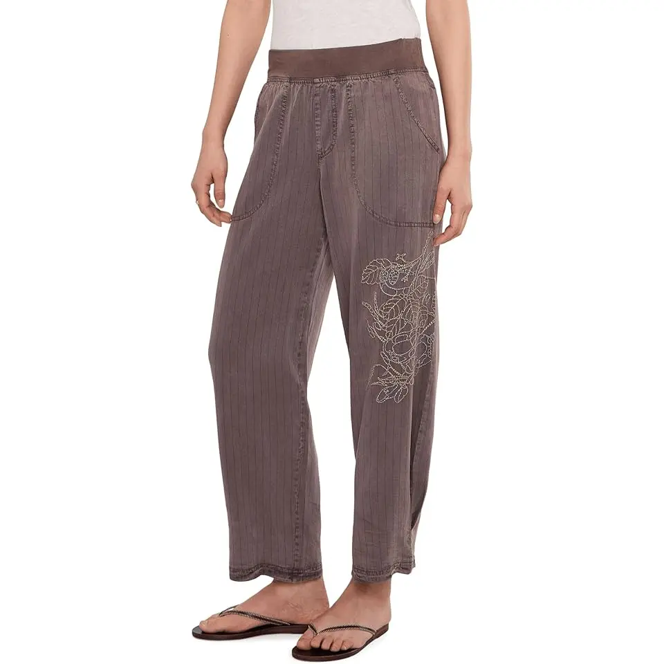 Embroidered Carrel Crop