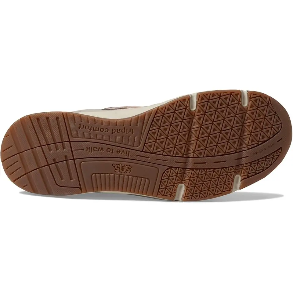 Tour Mesh Comfort Walking Sneaker