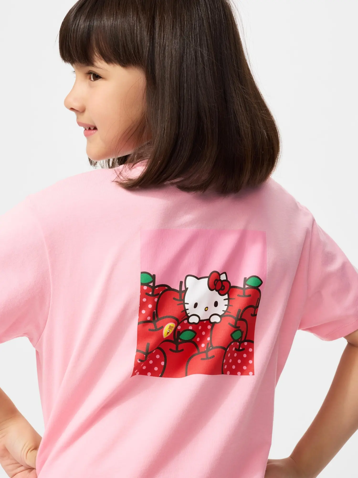 Футболка UT с принтом и персонажами Sanrio